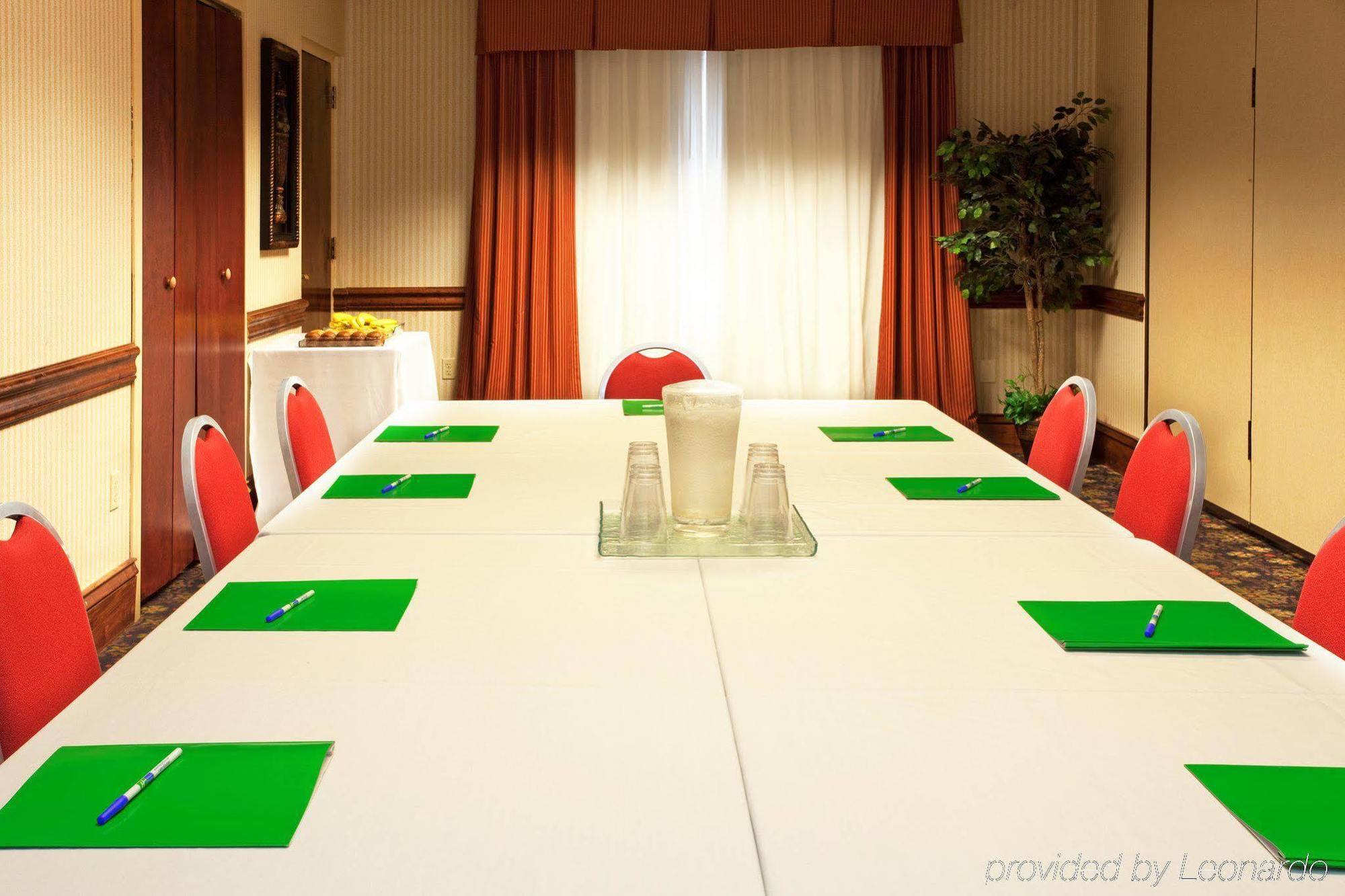 Holiday Inn Express Hotel & Suites Scott-Lafayette West By Ihg Бізнес фото
